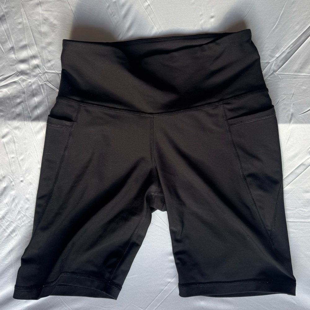 Old Navy Women's Black Powersoft Bike Shorts with pockets
